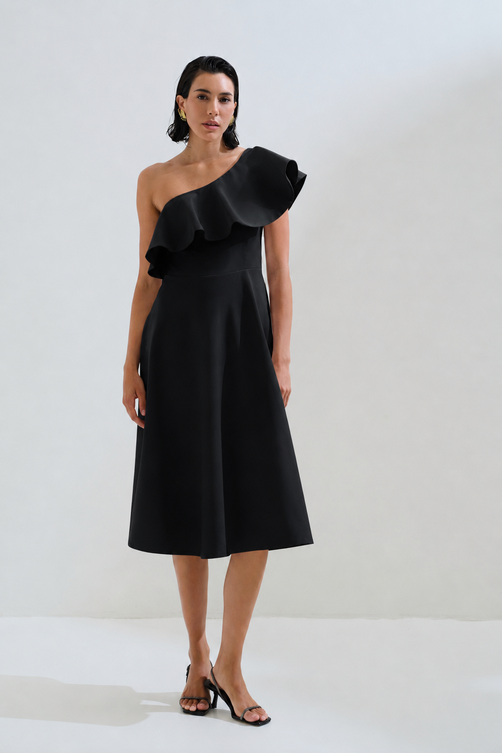 Off Shoulder dress monochrome