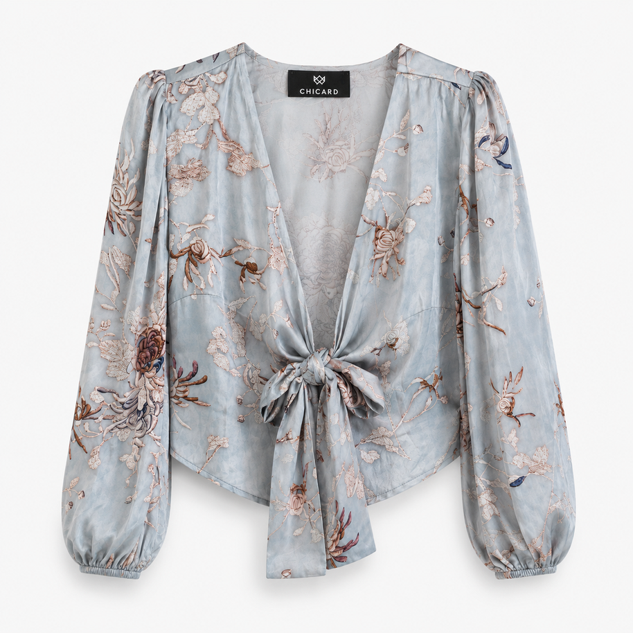 Blouse ties at the front 