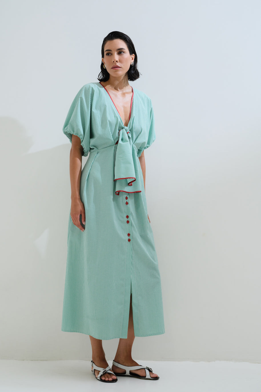 Φόρεμα ριγέ με δέσιμο