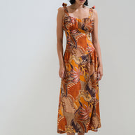 Φόρεμα εμπριμέ με δέσιμο τιράντα