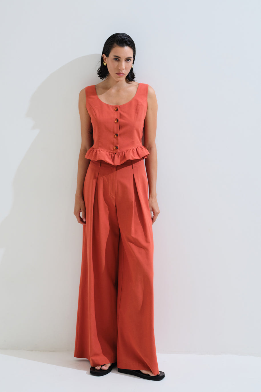 Παντελόνι με πιέτα μπροστά