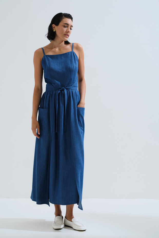 Dress ties back and front