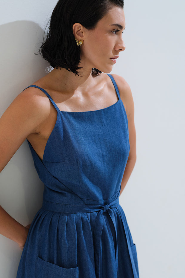 Dress ties back and front