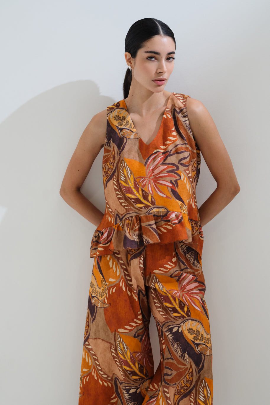 Cropped printed pants