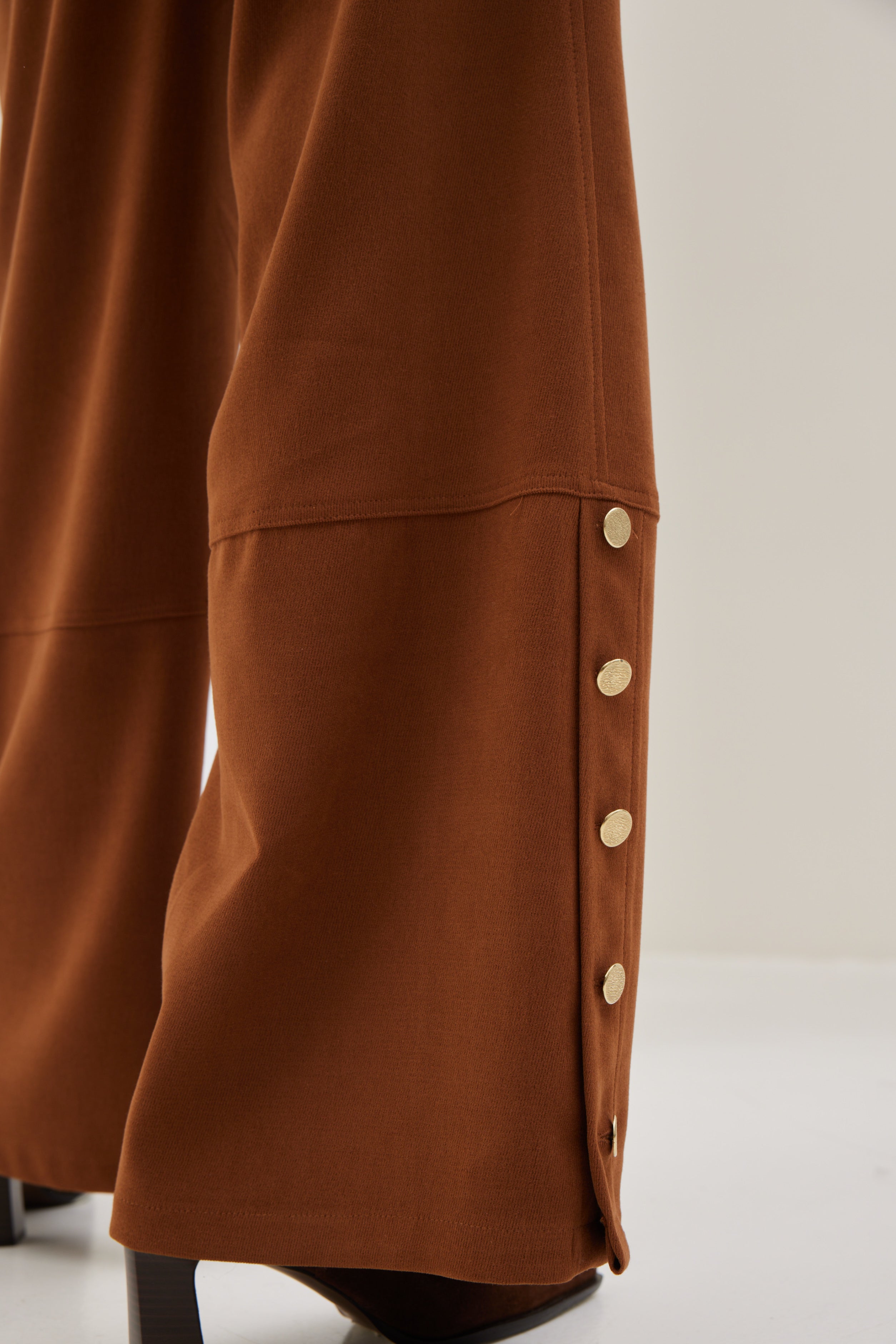 Pants With Hem Buttons