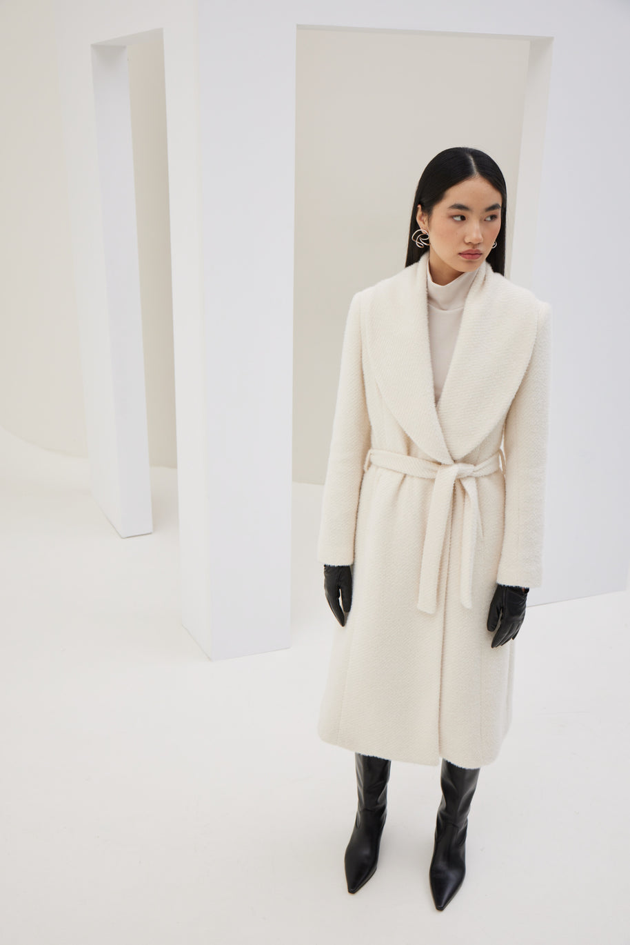 Coat with Wide Lapel