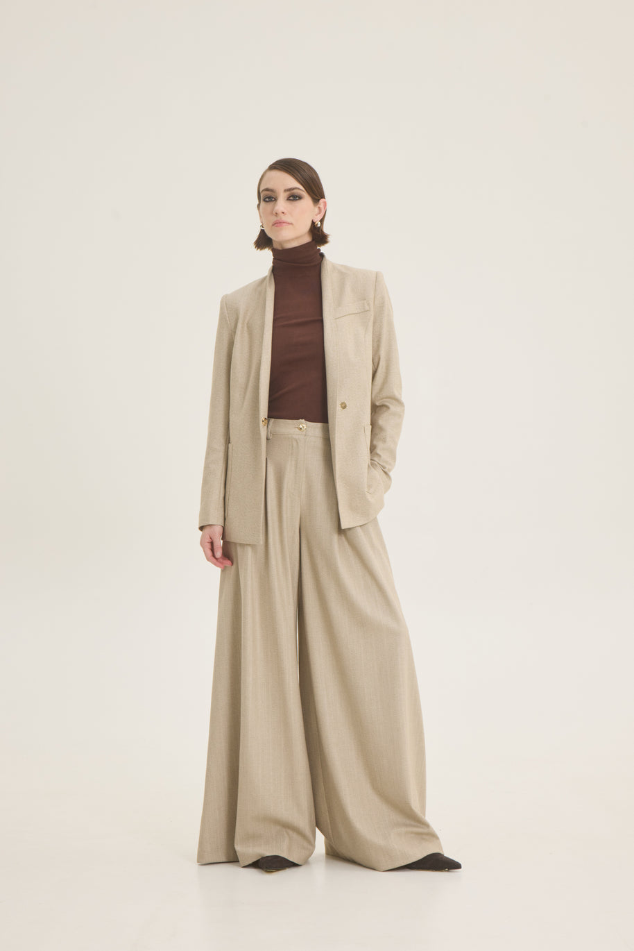 Wide leg trousers