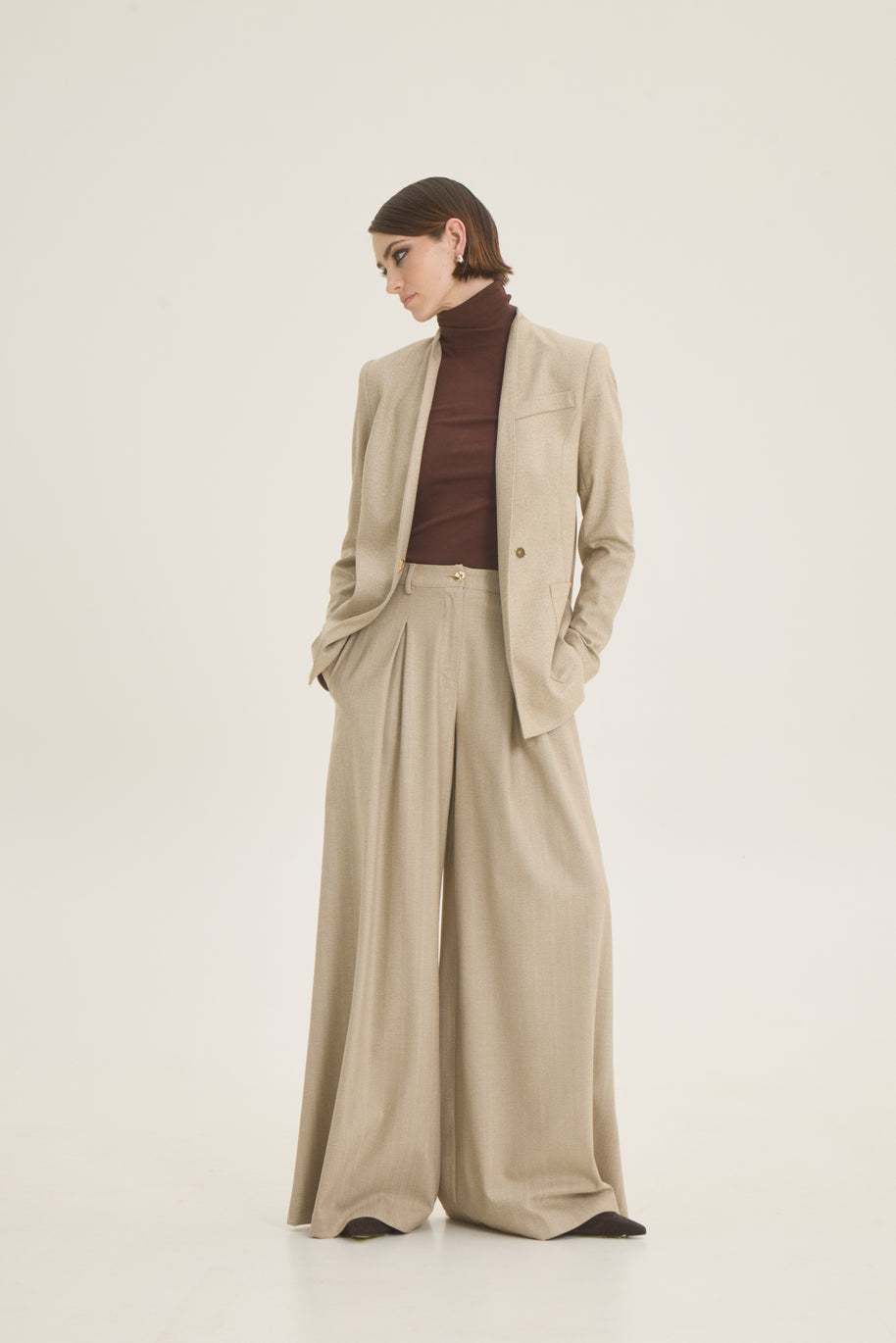 Wide leg trousers