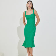 Φόρεμα σε Ίσια Γραμμή και Βολάν