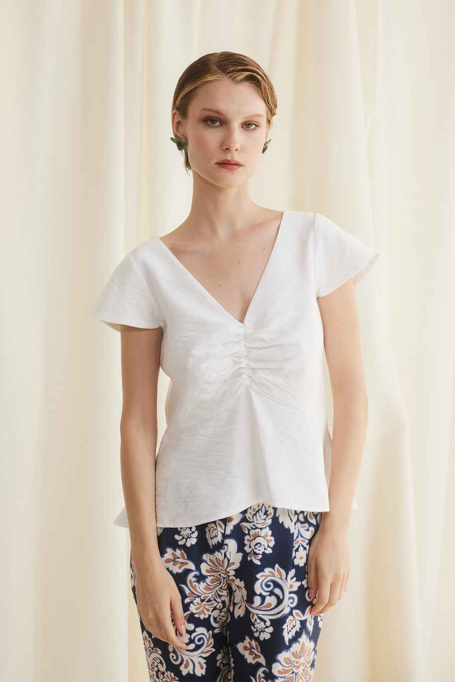 Blouse with Front Runch