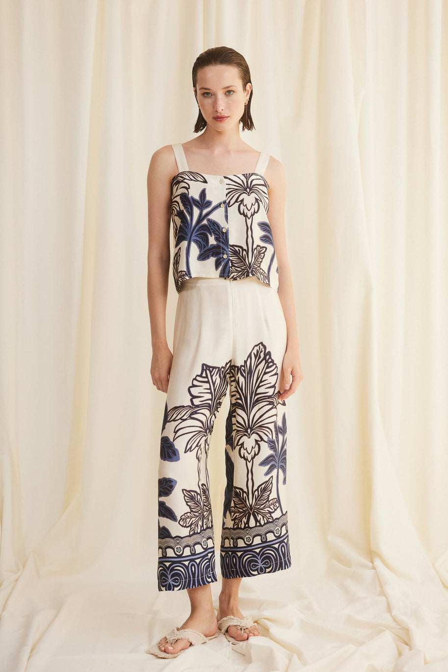 Short Blouse with Flowers