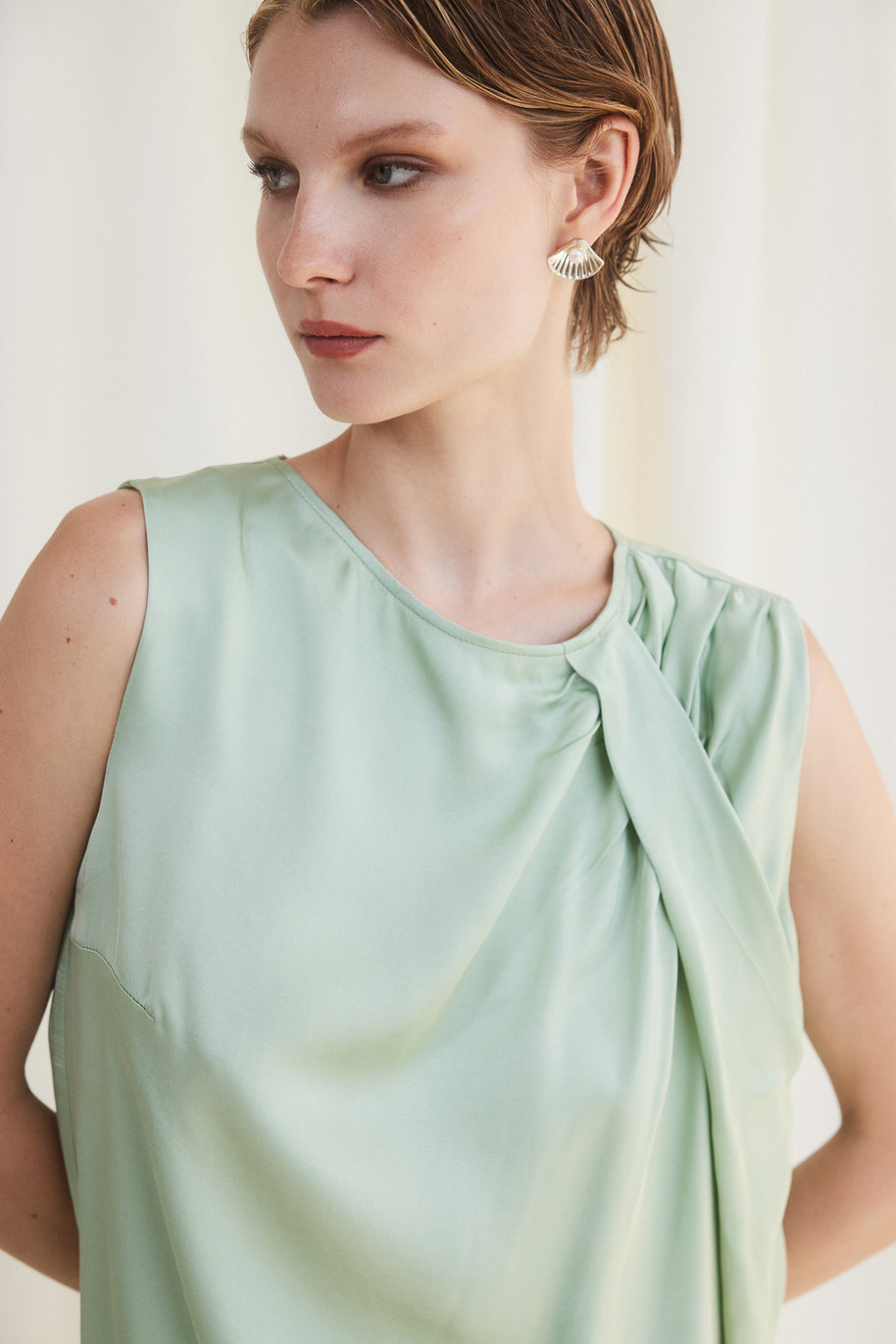 Off-the-shoulder Blouse