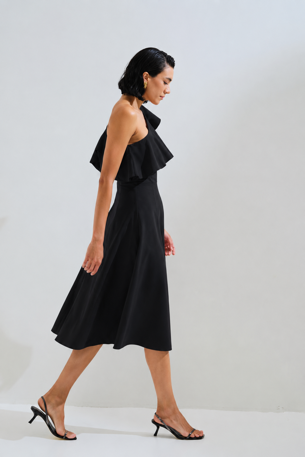Off Shoulder dress monochrome