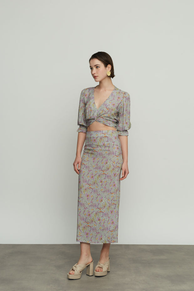 Φλοράλ Φούστα σε Ίσια Γραμμή