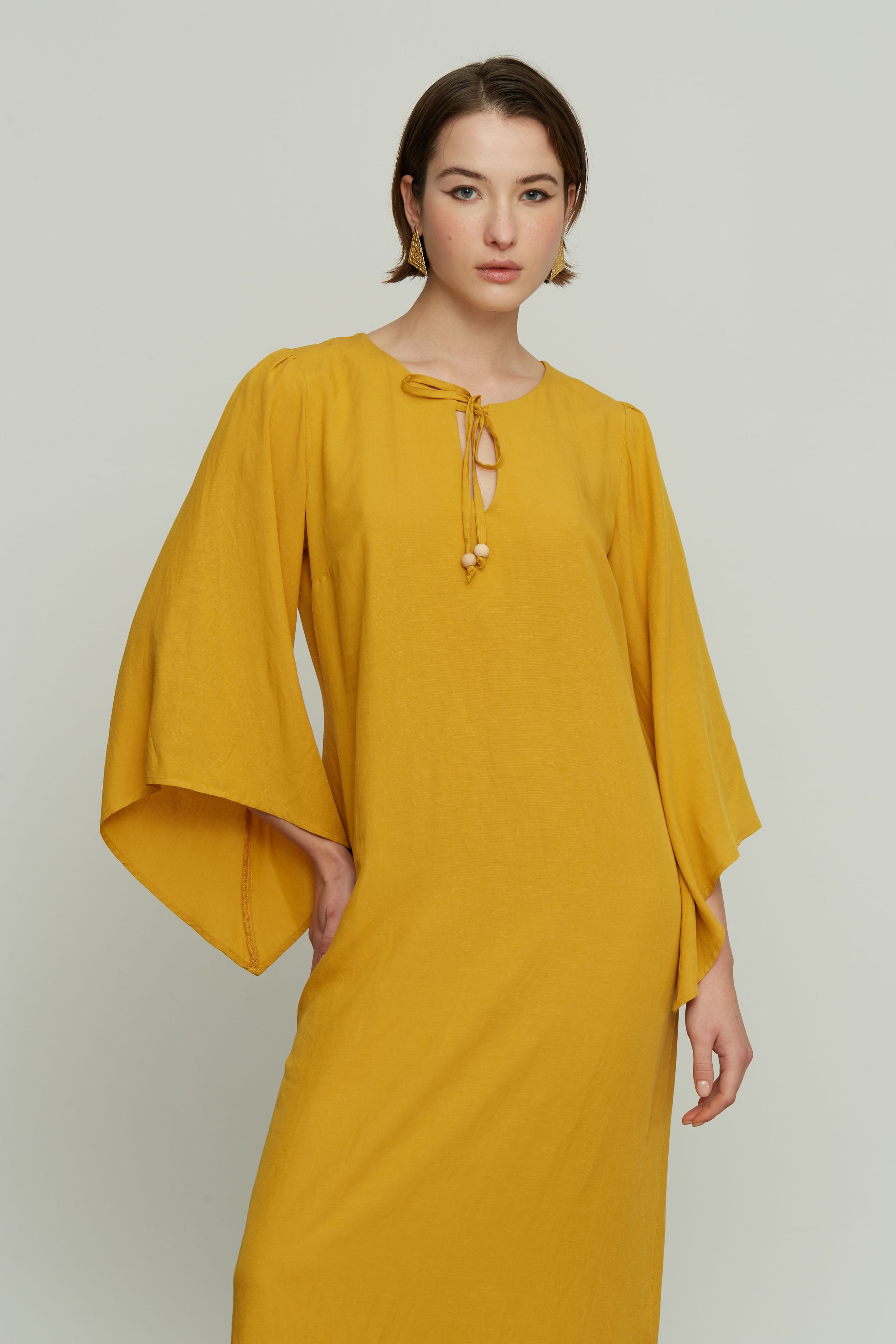 Μακρύ Φόρεμα με Φαρδιά Μανίκια